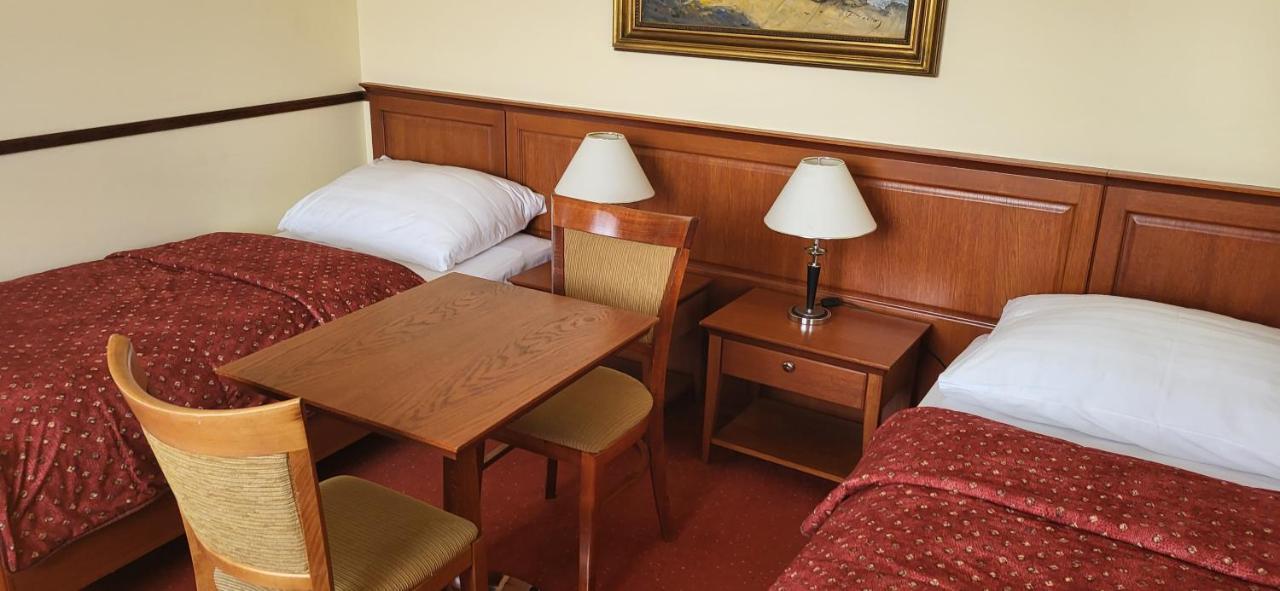 Hotel Matysak Bratislava Buitenkant foto