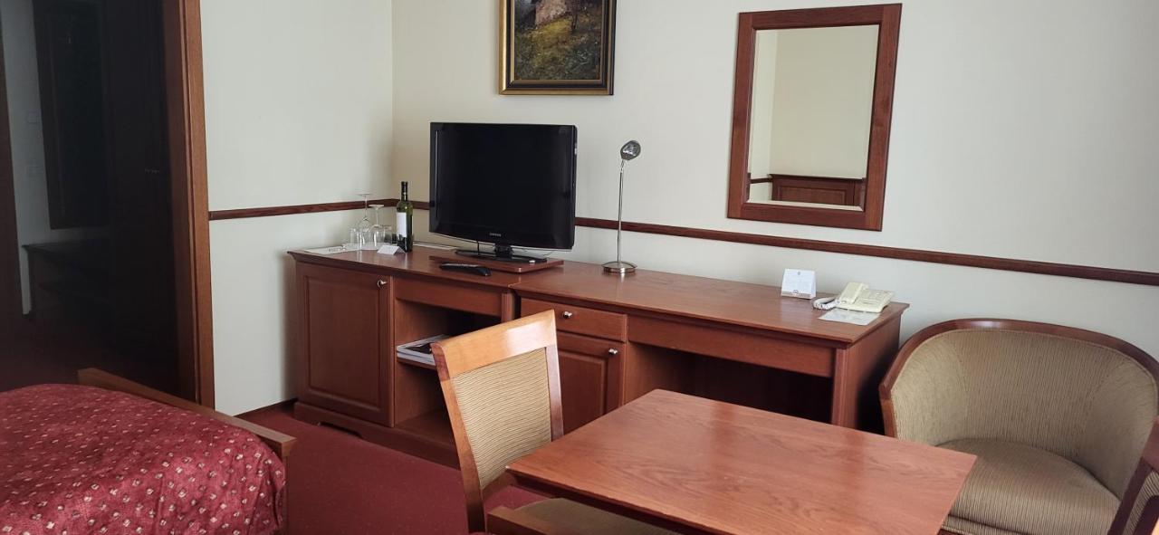 Hotel Matysak Bratislava Buitenkant foto