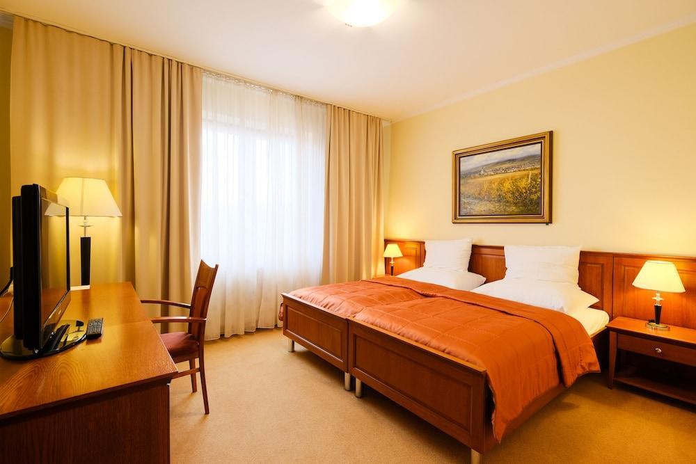 Hotel Matysak Bratislava Buitenkant foto